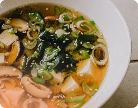Miso, tofu and seaweed soup